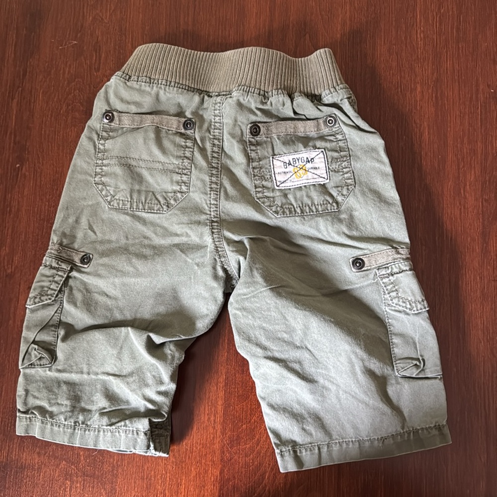 GAP Olive Green Cargo Shorts for Kids - Picture 3 of 3